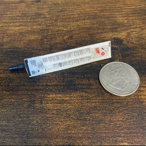 Disney Store Mini Brands - Lightsaber - Picture 2 of 3